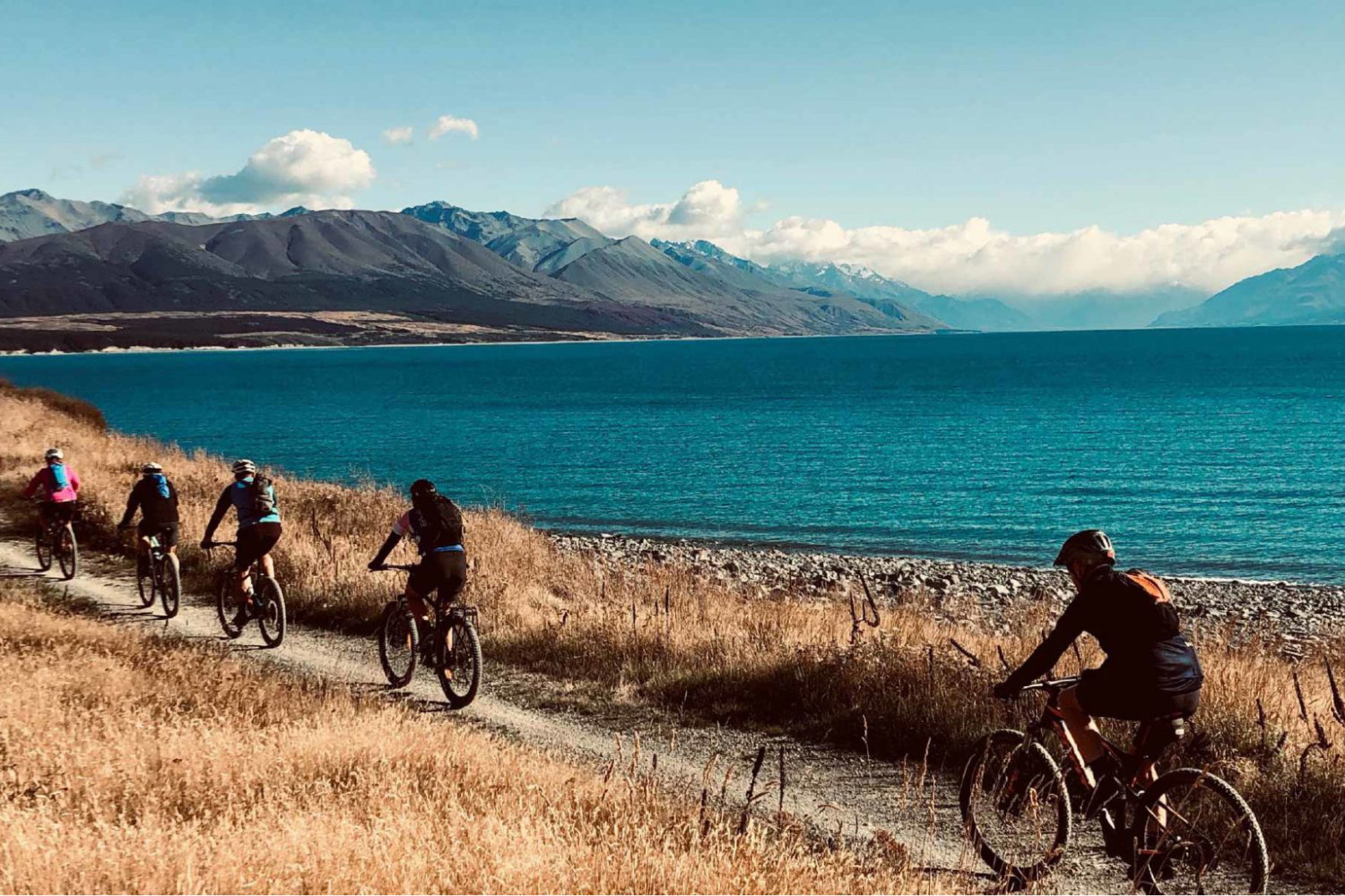 The Alps 2 Ocean trail alongside the stunning lakes.